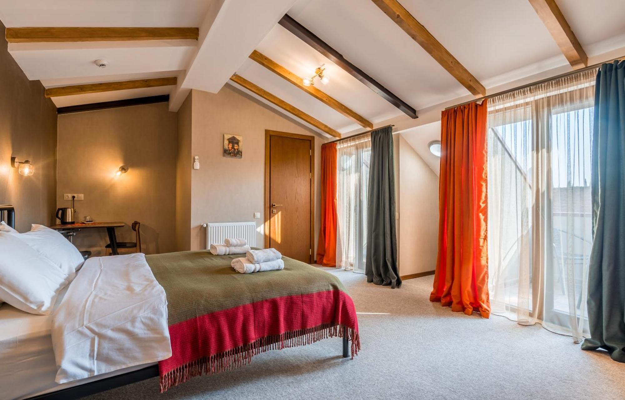 Green Inn Hotel Tbilisi Exteriör bild